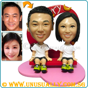 Custom 3D Sweet Couple Figurine On Heart Shape Photo Frame